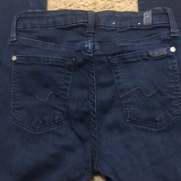 ⭐️Women’s Dark Wash Seven for all Mankind Jeans.⭐️ - Picture 4 of 6